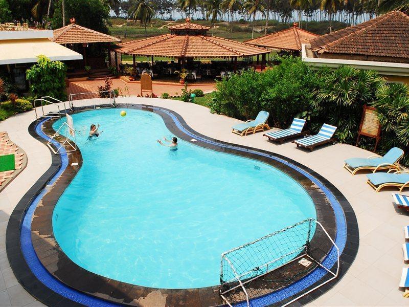 Coconut Grove Beach Resort Colva Eksteriør bilde
