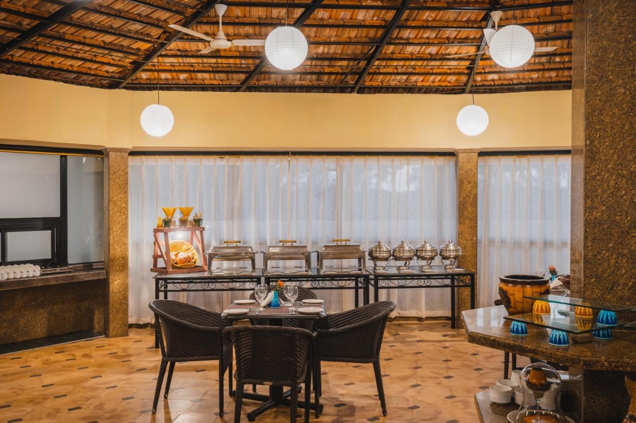 Coconut Grove Beach Resort Colva Eksteriør bilde