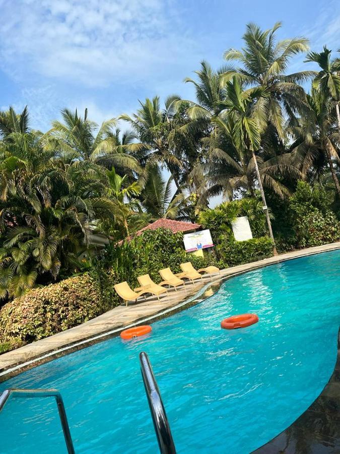Coconut Grove Beach Resort Colva Eksteriør bilde