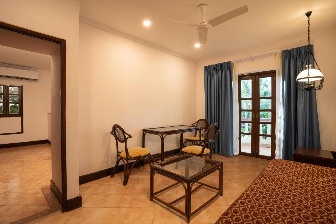 Coconut Grove Beach Resort Colva Eksteriør bilde