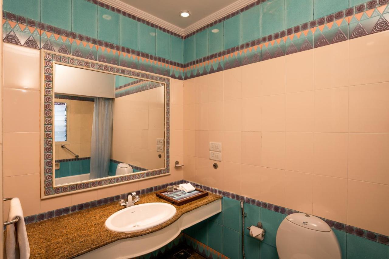 Coconut Grove Beach Resort Colva Eksteriør bilde