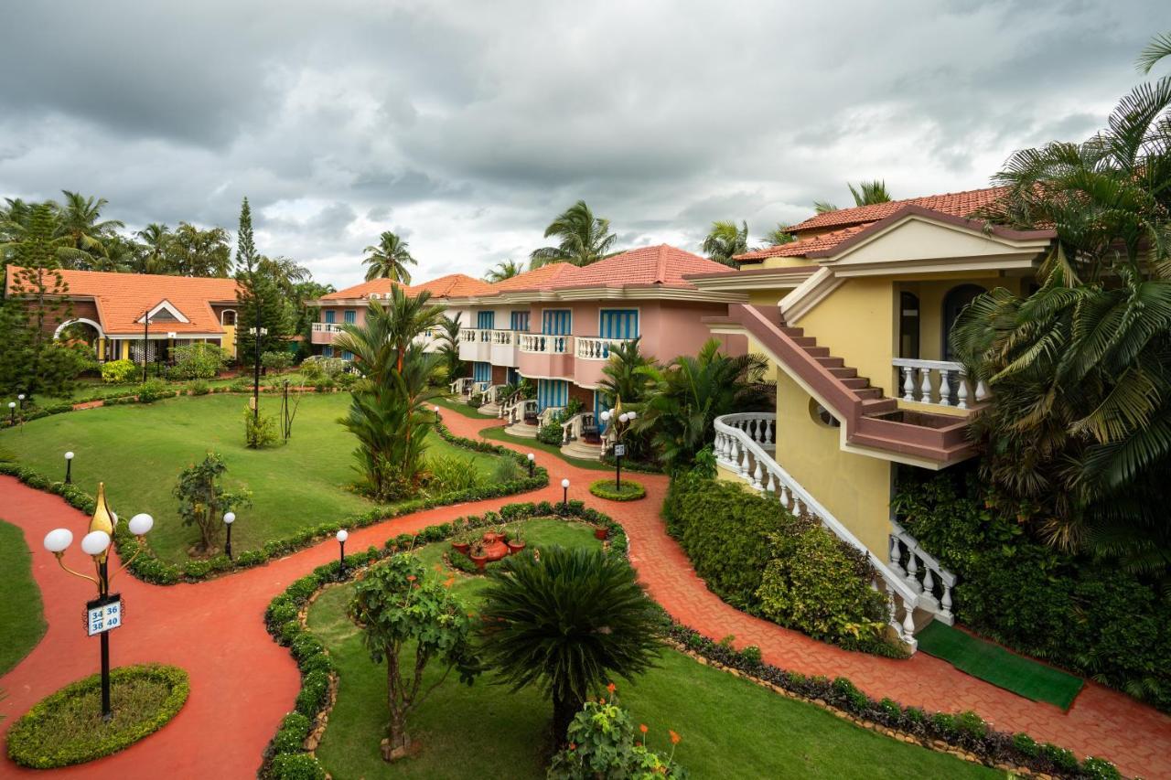 Coconut Grove Beach Resort Colva Eksteriør bilde