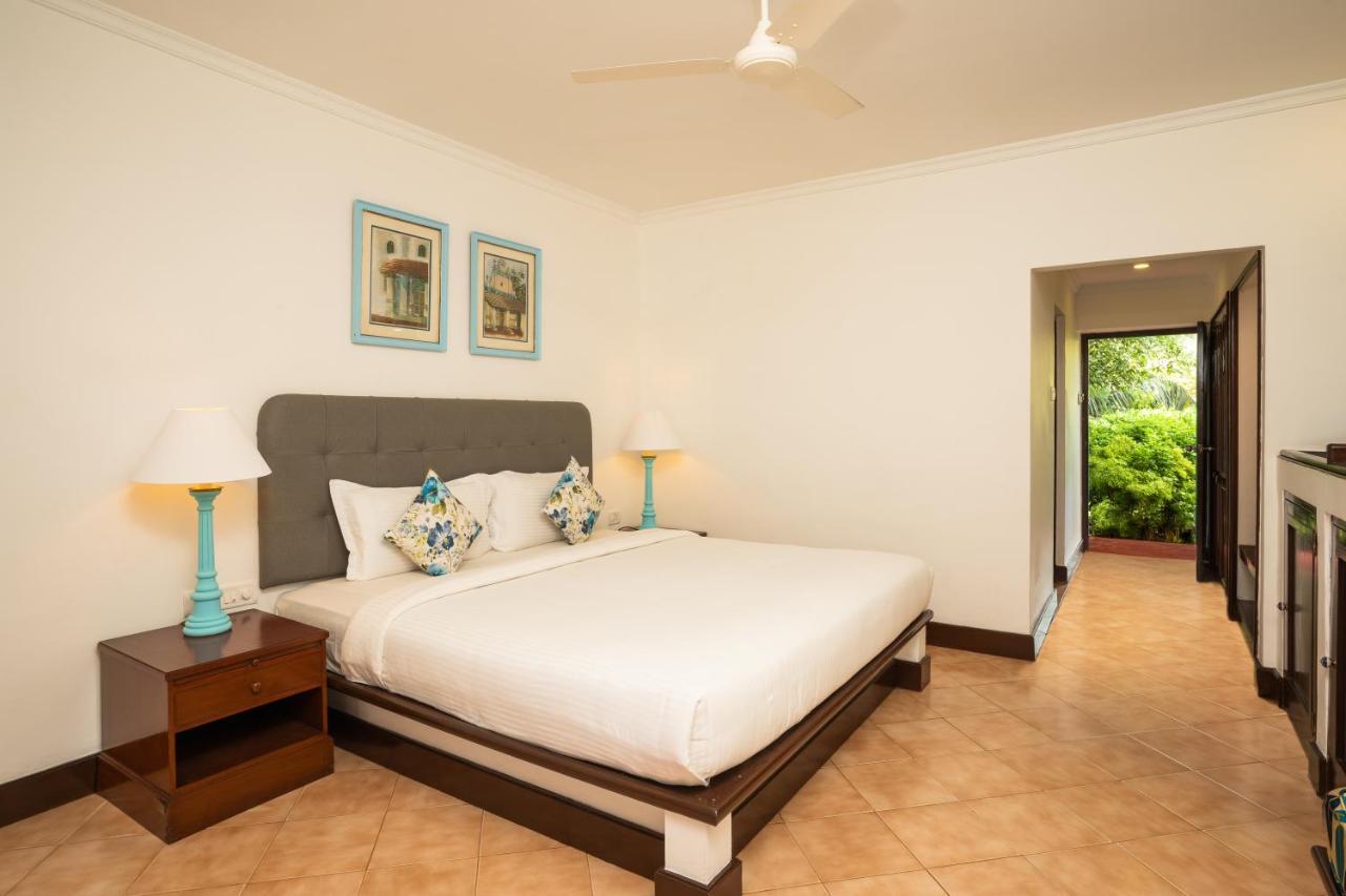 Coconut Grove Beach Resort Colva Eksteriør bilde